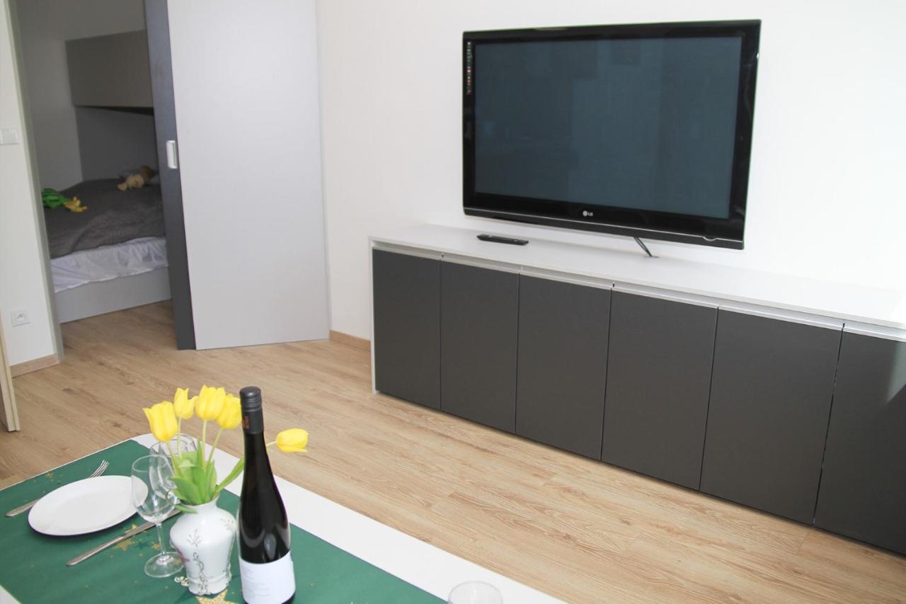 Velovino Apartman Mikulov Extérieur photo